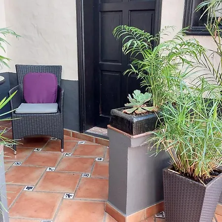 Apartamentos-monasterio-de-san-antonio-mediterranes-apartment-mit-kleiner-terrasse-im-innenhof * Icod De Los Vinos